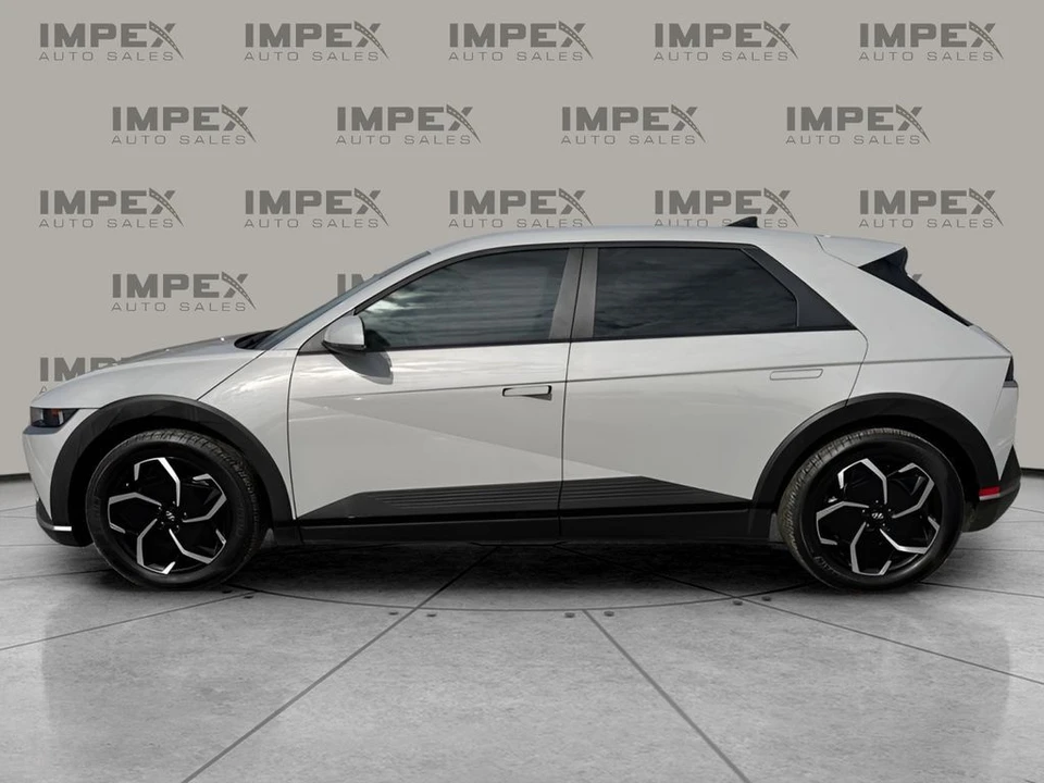 2023 Hyundai Ioniq 5 - Image 2 of 31