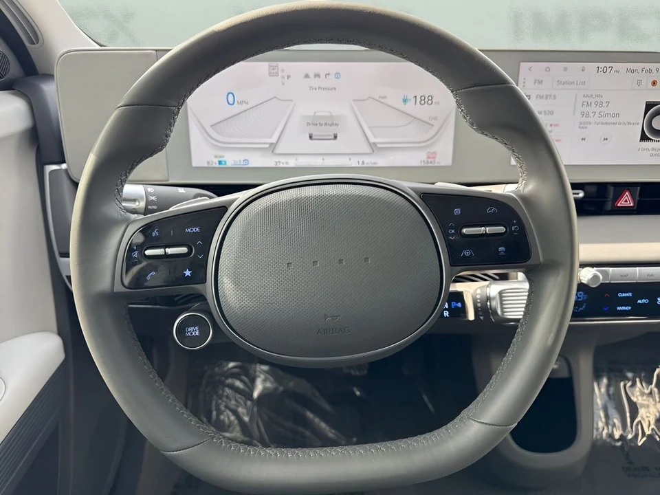 2023 Hyundai Ioniq 5 - Image 13 of 31