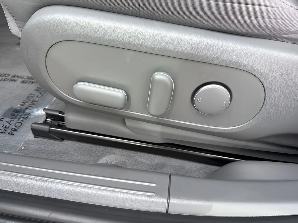 2023 Hyundai Ioniq 5 - Image 10 of 31