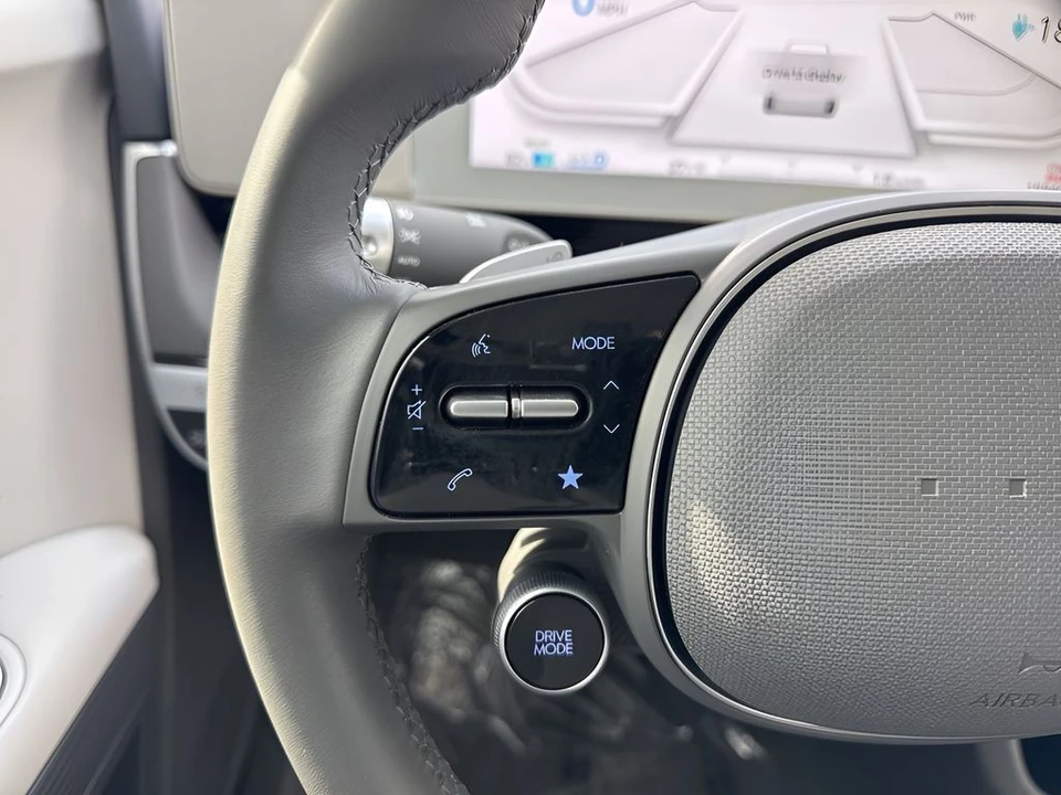 2023 Hyundai Ioniq 5 - Image 14 of 31