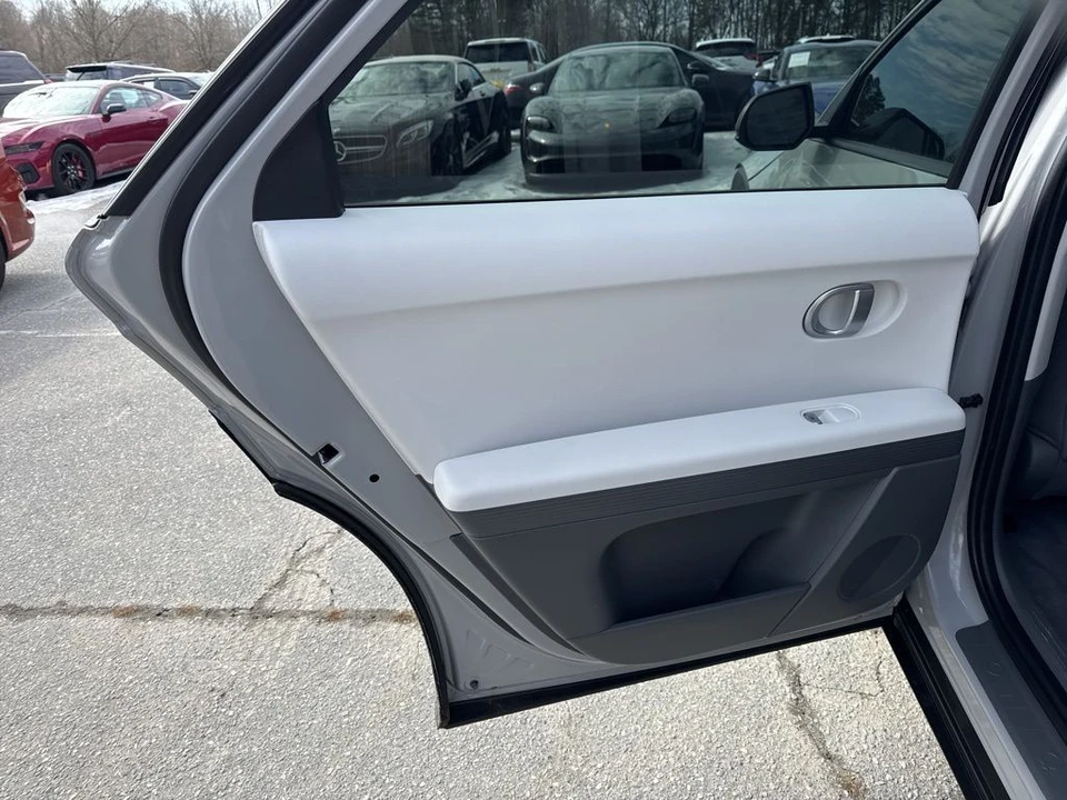 2023 Hyundai Ioniq 5 - Image 26 of 31