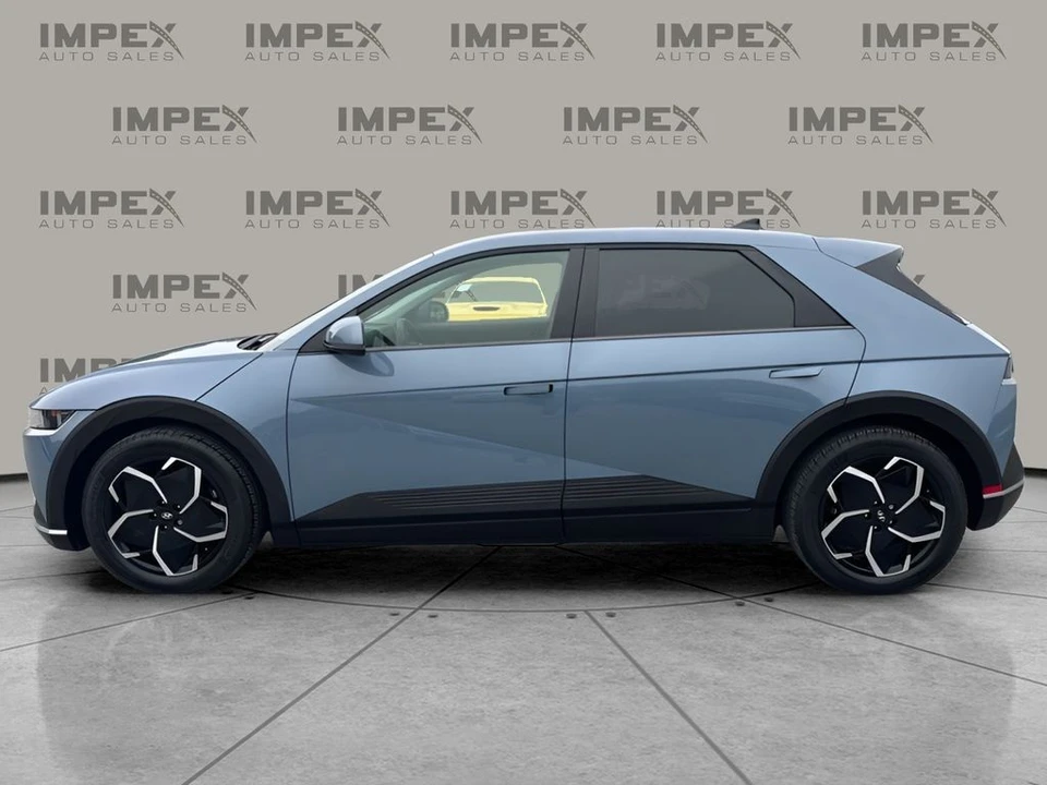 2023 Hyundai Ioniq 5 - Image 2 of 31
