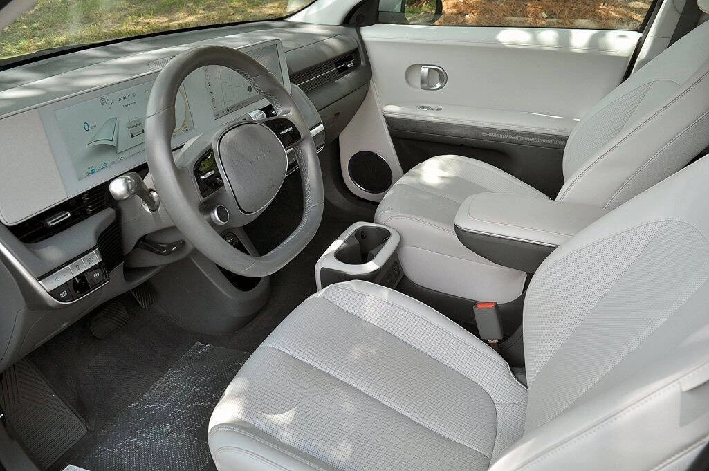 2023 Hyundai Ioniq 5 - Image 8 of 15