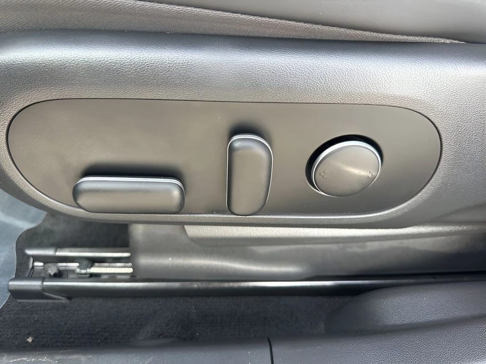 2023 Hyundai Ioniq 5 - Image 10 of 21