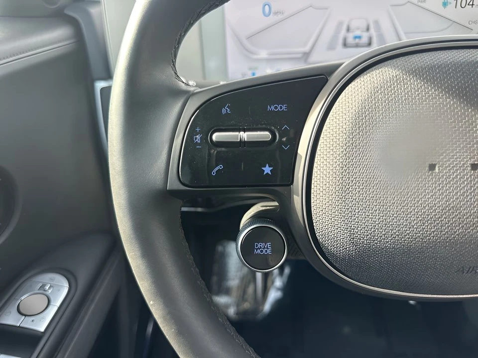 2023 Hyundai Ioniq 5 - Image 14 of 21