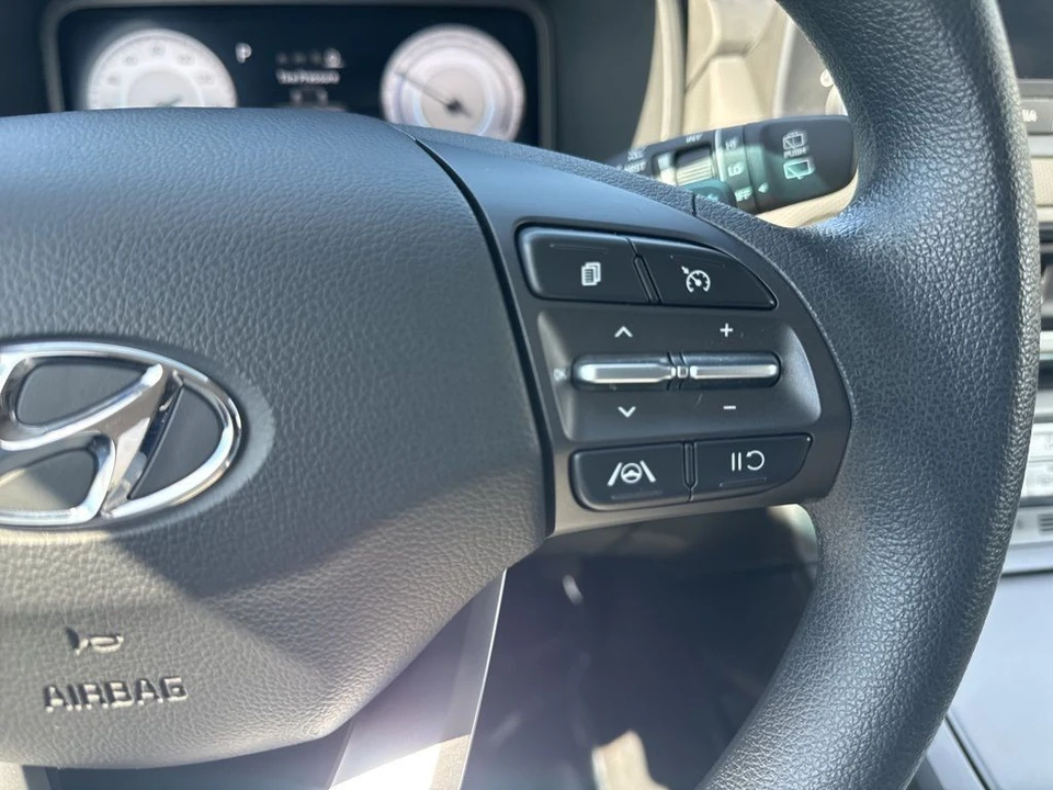 2023 Hyundai Kona - Image 15 of 21