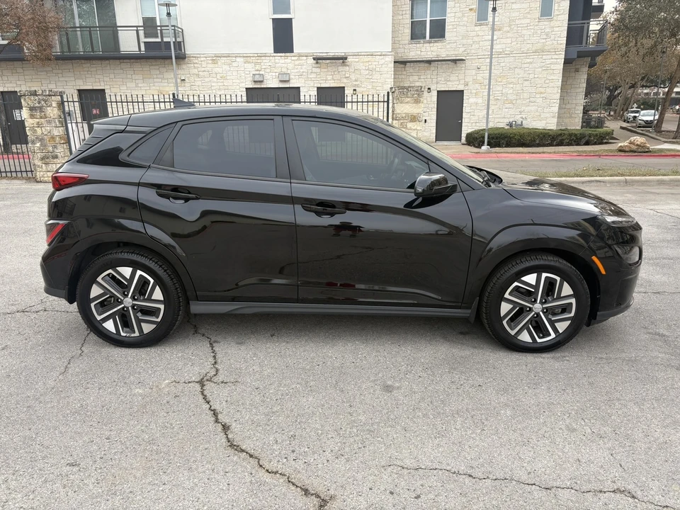 2023 Hyundai Kona - Image 10 of 21