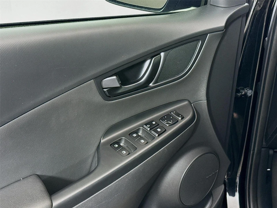 2023 Hyundai Kona - Image 13 of 16