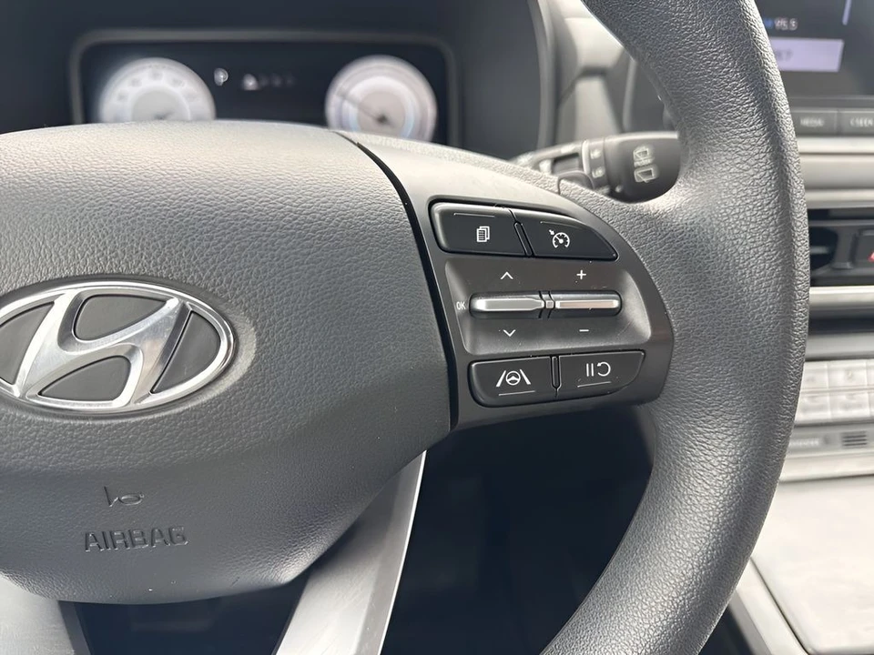 2023 Hyundai Kona - Image 15 of 21