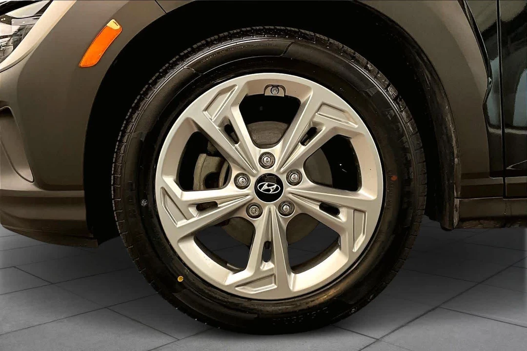 2023 Hyundai Kona - Image 10 of 12