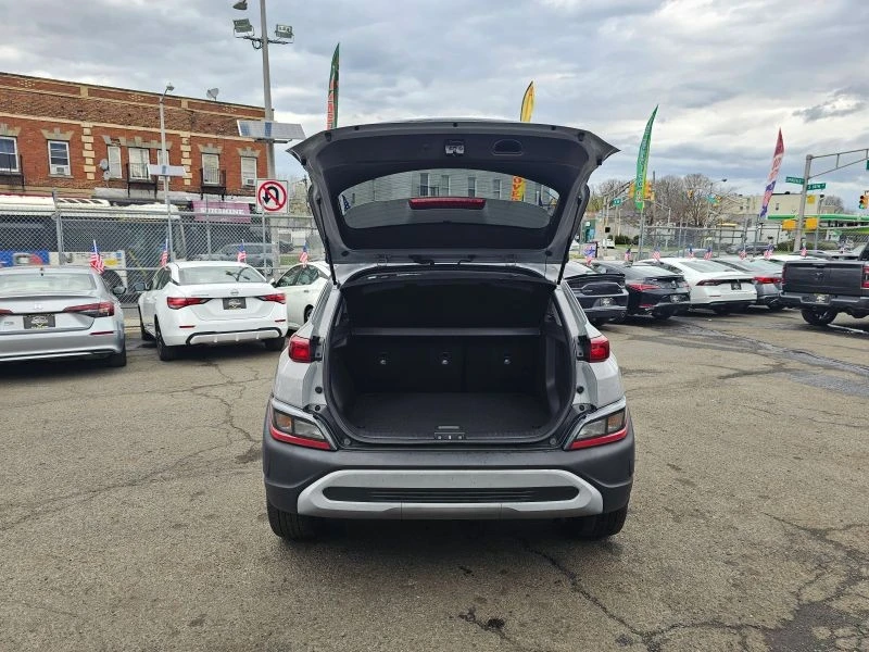 2023 Hyundai Kona - Image 8 of 12