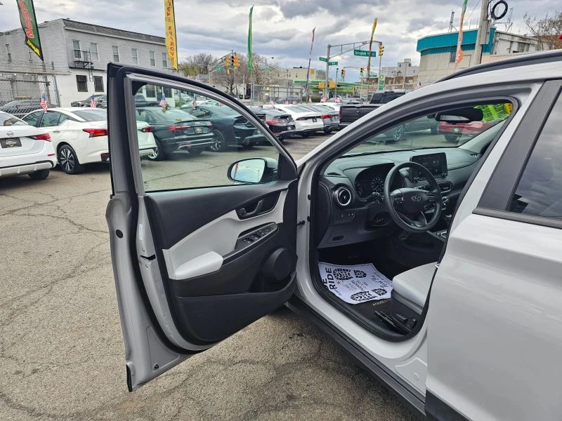 2023 Hyundai Kona - Image 9 of 12