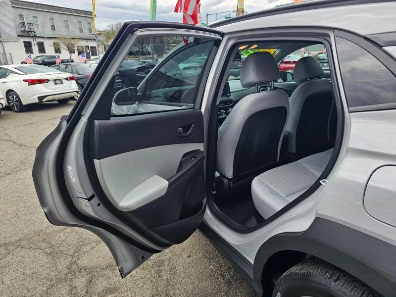 2023 Hyundai Kona - Image 10 of 12