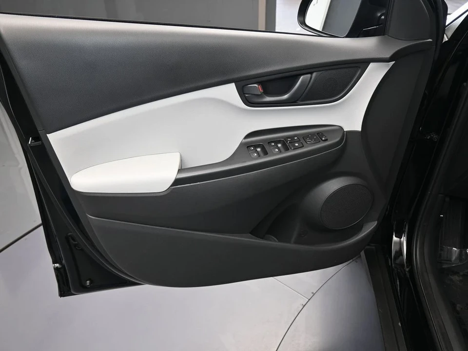 2023 Hyundai Kona - Image 11 of 12