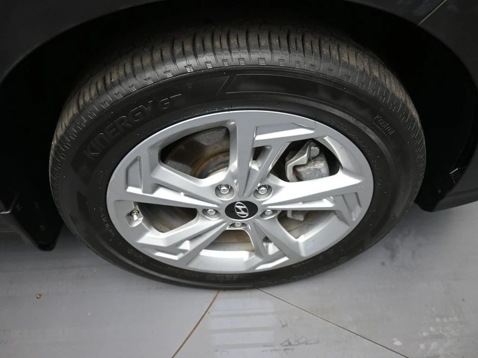 2023 Hyundai Kona - Image 13 of 21