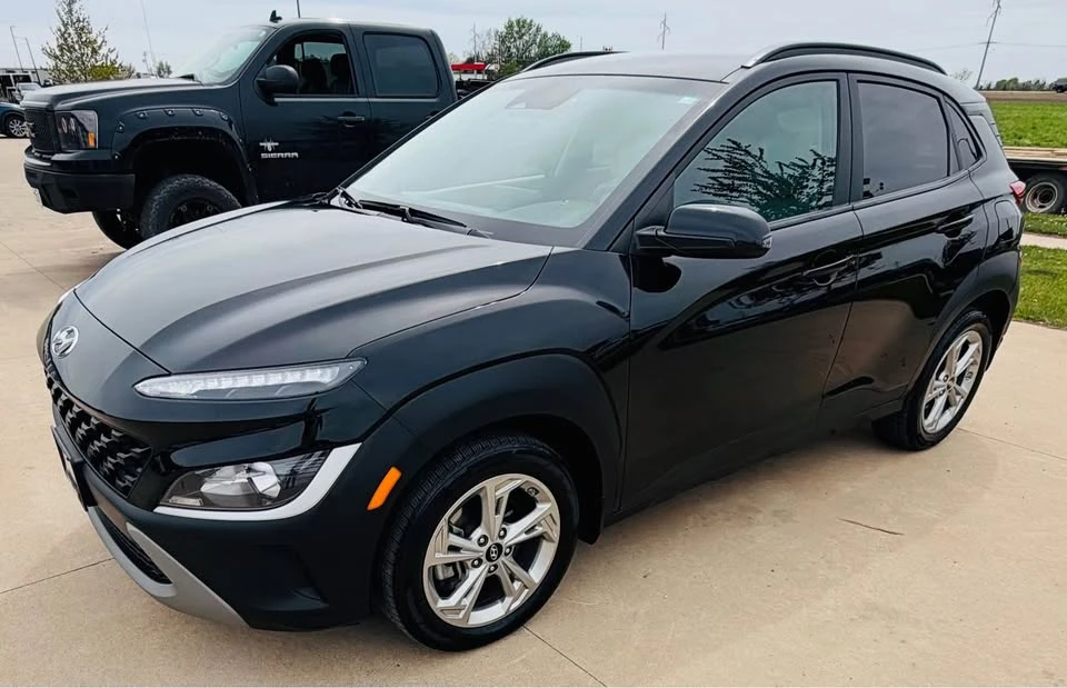 2023 Hyundai Kona - Image 2 of 9