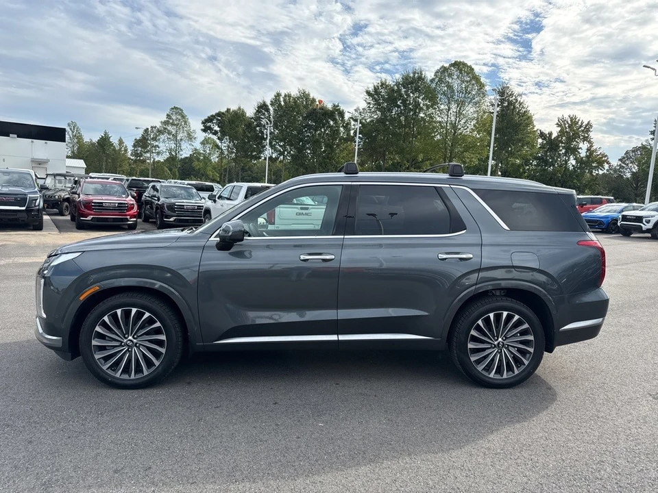 2023 Hyundai Palisade - Image 2 of 12