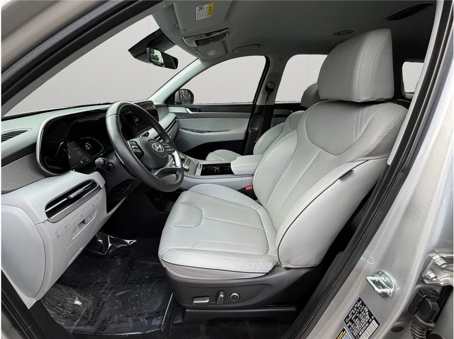 2023 Hyundai Palisade - Image 2 of 21