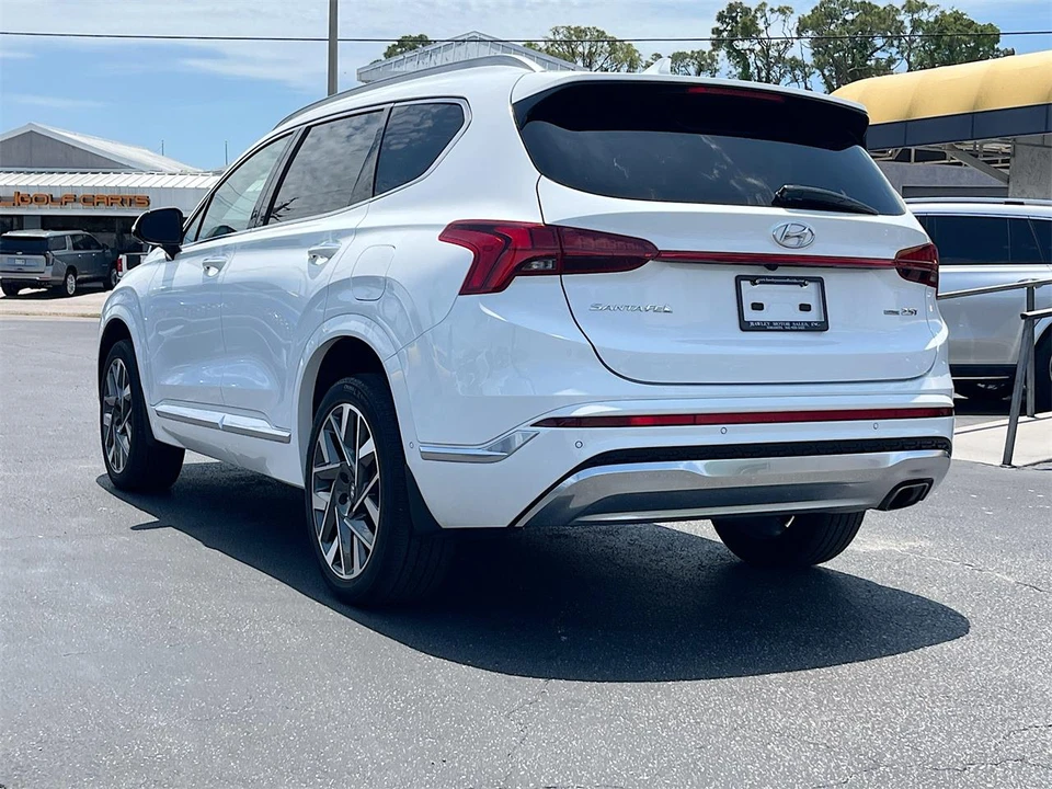 2023 Hyundai Santa Fe - Image 5 of 31