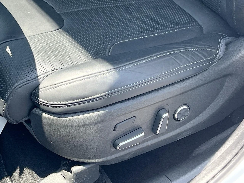 2023 Hyundai Santa Fe - Image 20 of 31