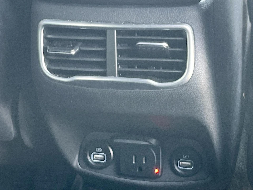2023 Hyundai Santa Fe - Image 27 of 31