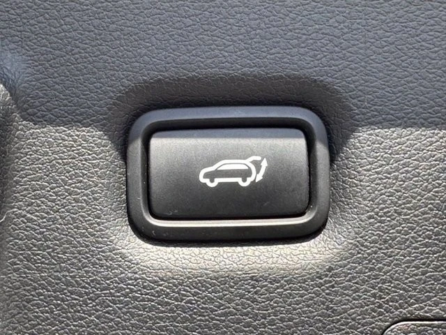 2023 Hyundai Santa Fe - Image 13 of 21