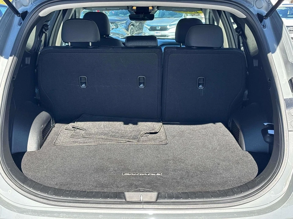 2023 Hyundai Santa Fe - Image 16 of 21