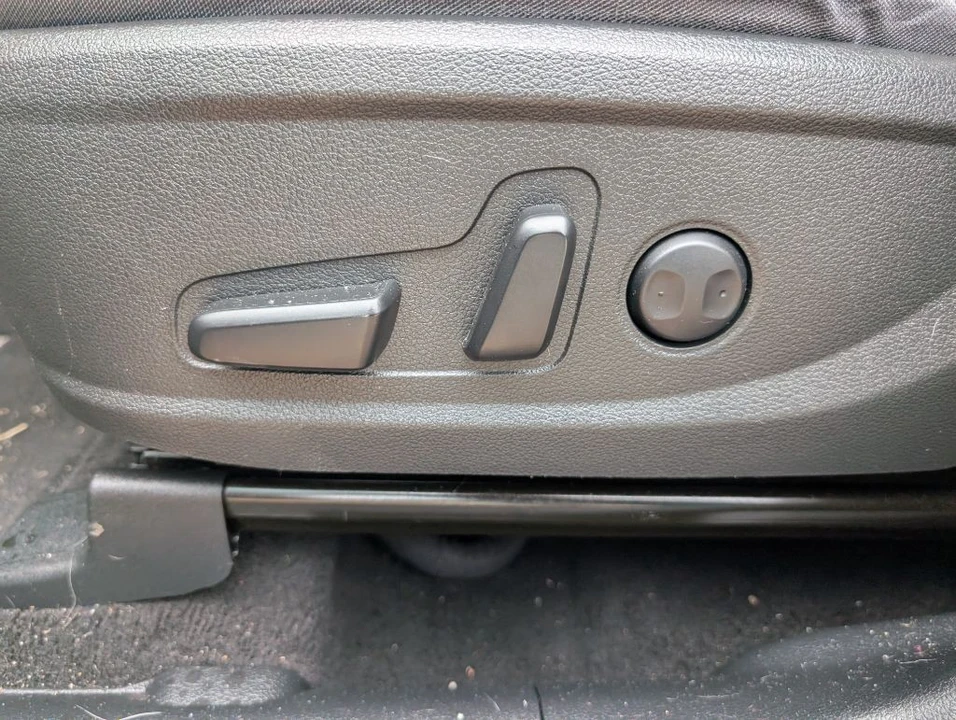 2023 Hyundai Santa Fe - Image 9 of 19
