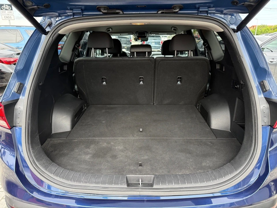 2023 Hyundai Santa Fe - Image 8 of 21