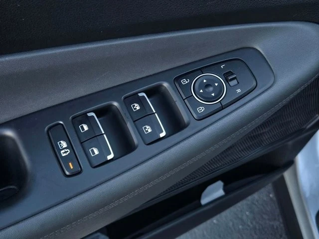 2023 Hyundai Santa Fe - Image 9 of 21