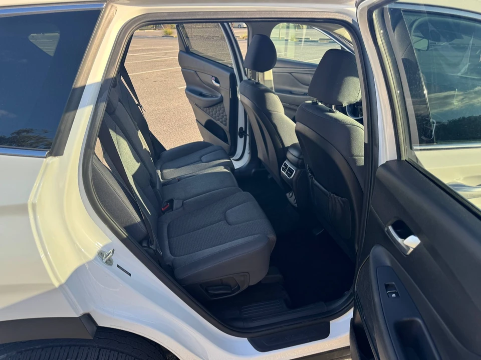 2023 Hyundai Santa Fe - Image 11 of 18