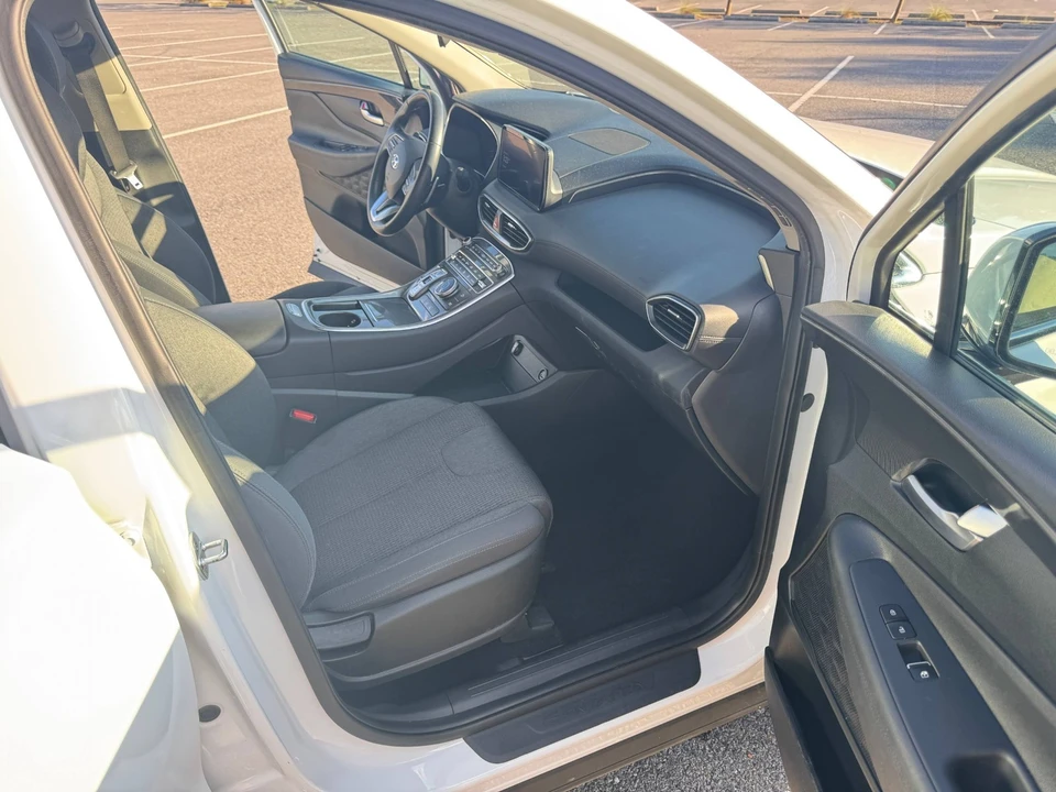 2023 Hyundai Santa Fe - Image 12 of 18