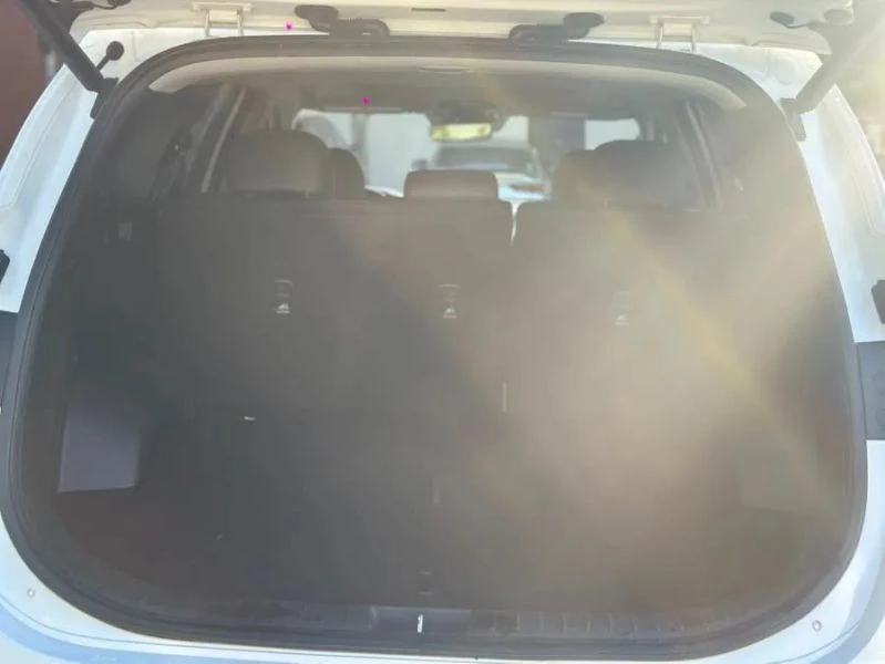 2023 Hyundai Santa Fe - Image 9 of 12