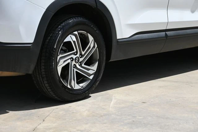 2023 Hyundai Santa Fe - Image 10 of 21
