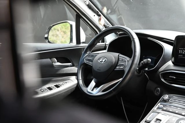 2023 Hyundai Santa Fe - Image 17 of 21