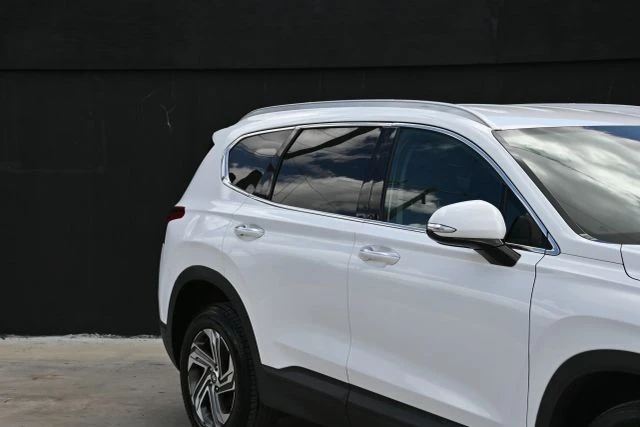 2023 Hyundai Santa Fe - Image 12 of 21