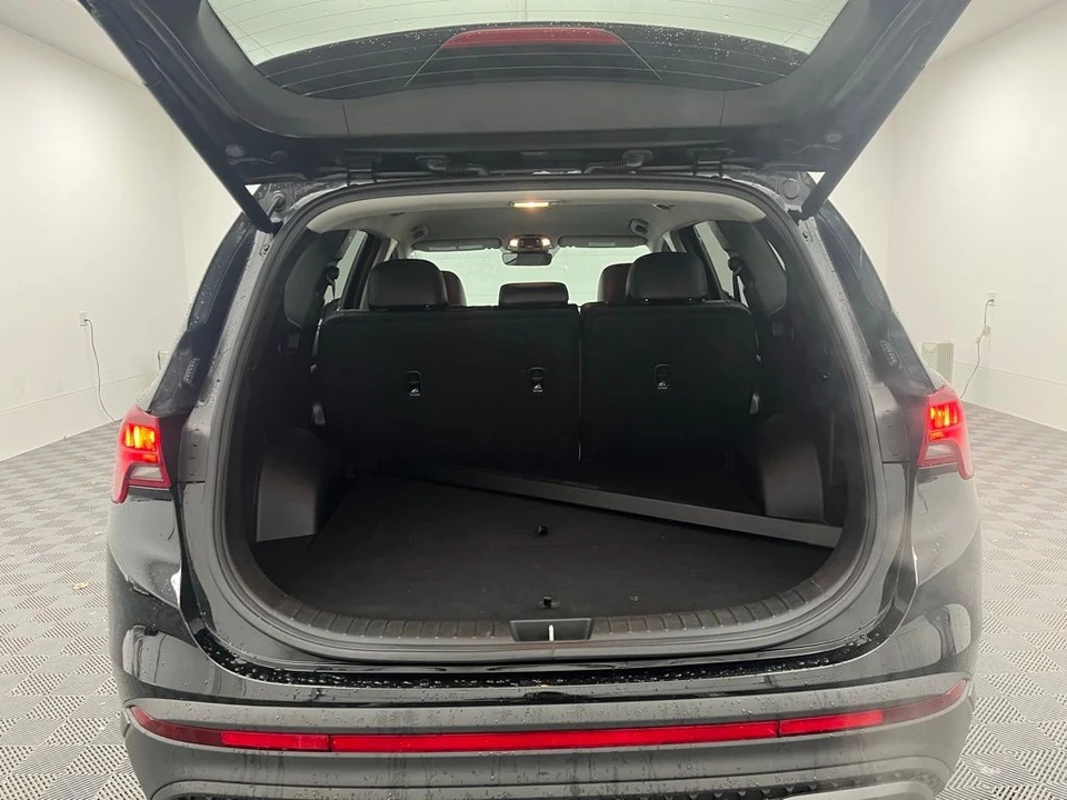 2023 Hyundai Santa Fe - Image 9 of 12