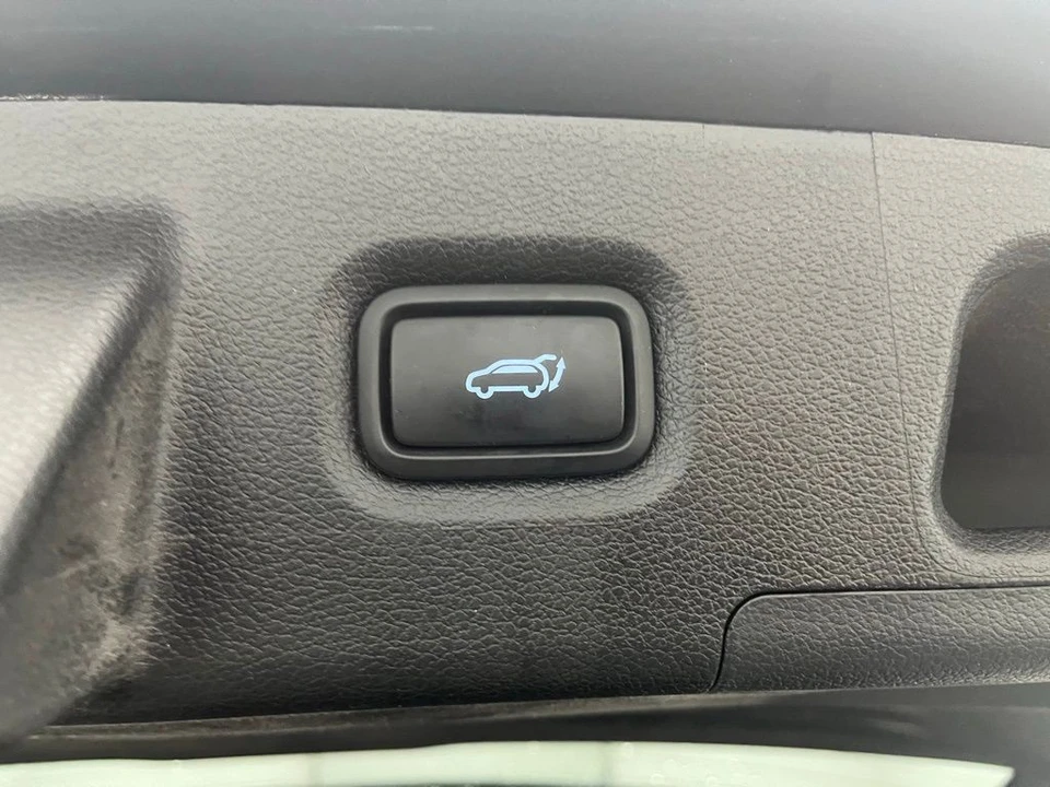 2023 Hyundai Santa Fe - Image 8 of 12
