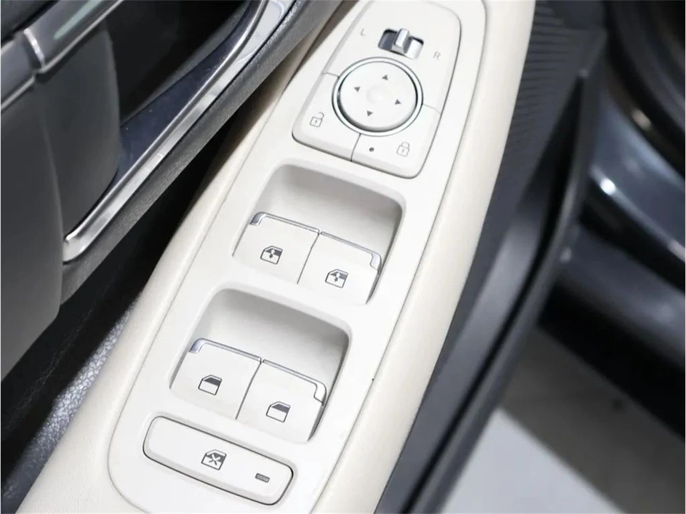 2023 Hyundai Sonata - Image 11 of 31