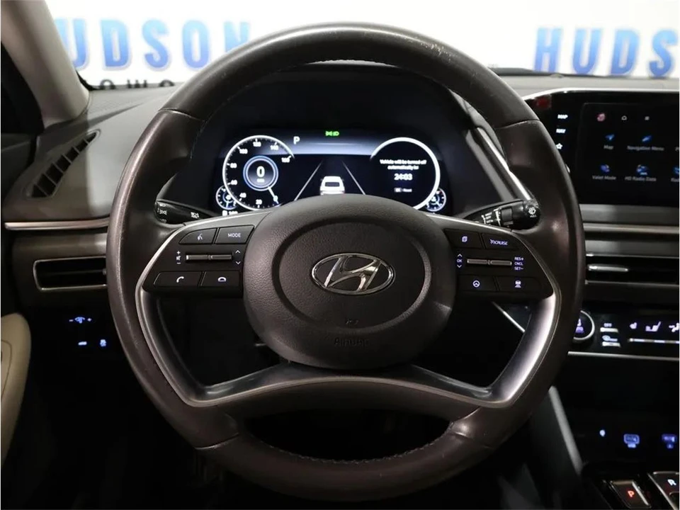 2023 Hyundai Sonata - Image 17 of 31