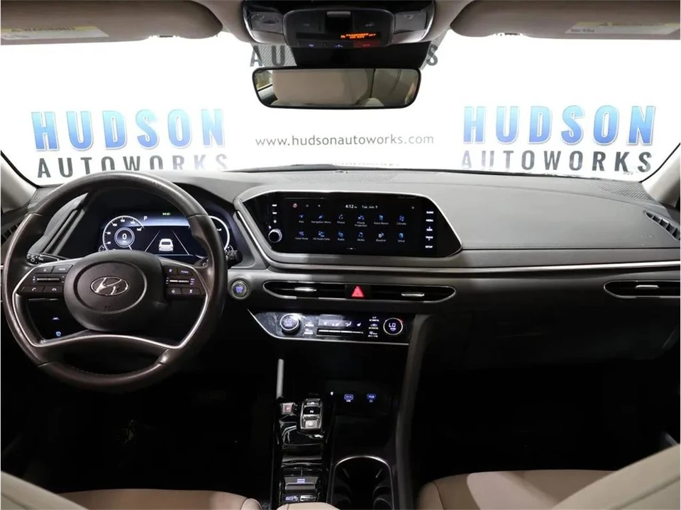 2023 Hyundai Sonata - Image 25 of 31