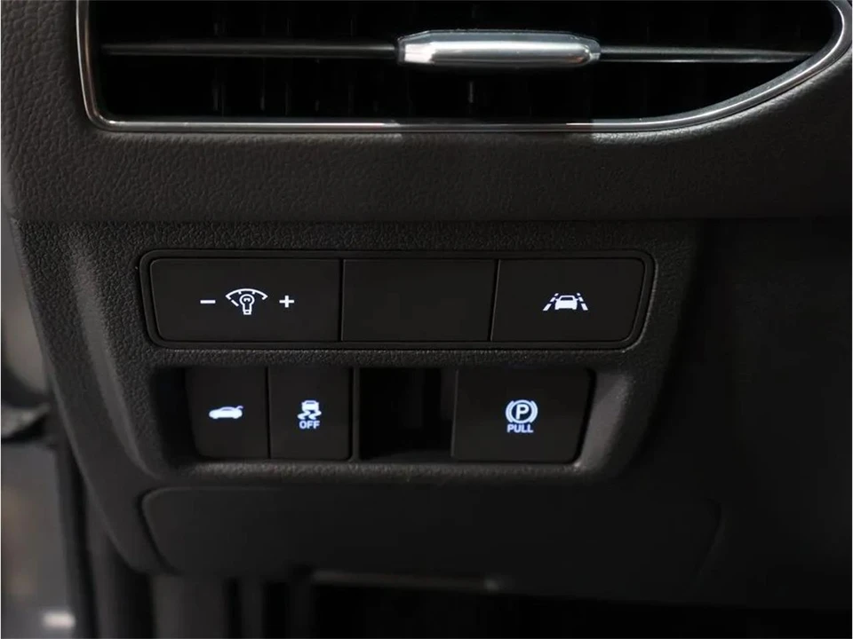 2023 Hyundai Sonata - Image 13 of 31
