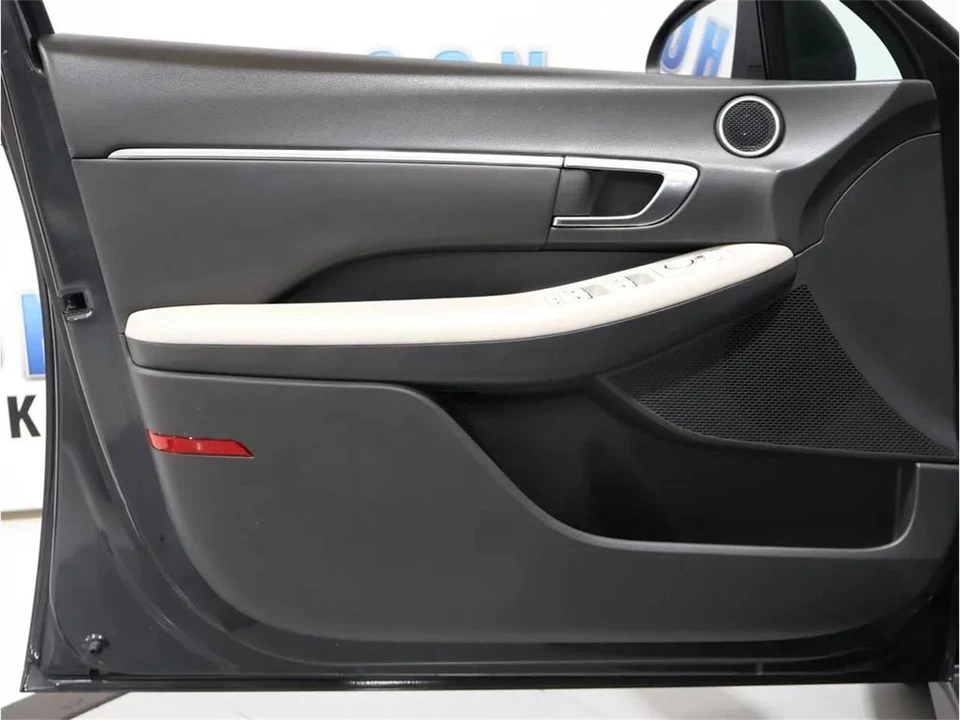 2023 Hyundai Sonata - Image 10 of 31