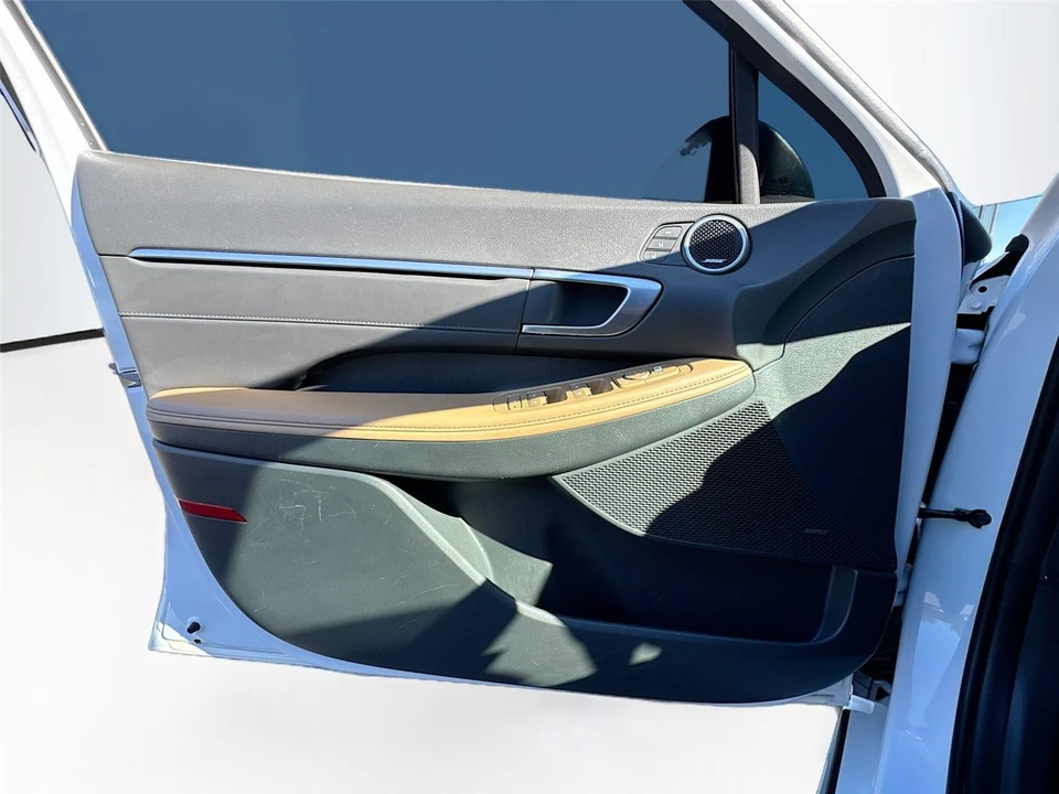 2023 Hyundai Sonata - Image 17 of 21