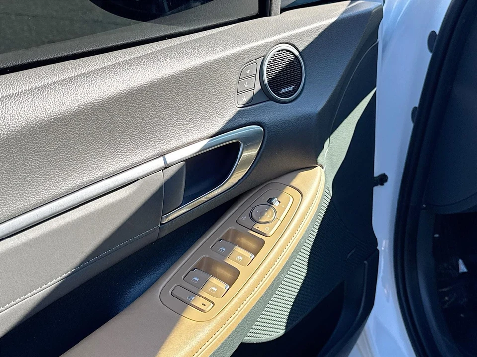 2023 Hyundai Sonata - Image 16 of 21