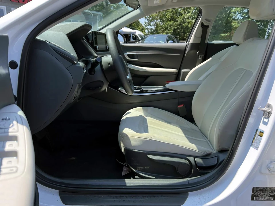2023 Hyundai Sonata - Image 8 of 21