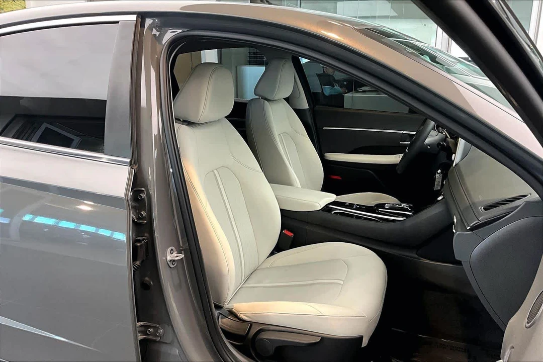 2023 Hyundai Sonata - Image 9 of 12