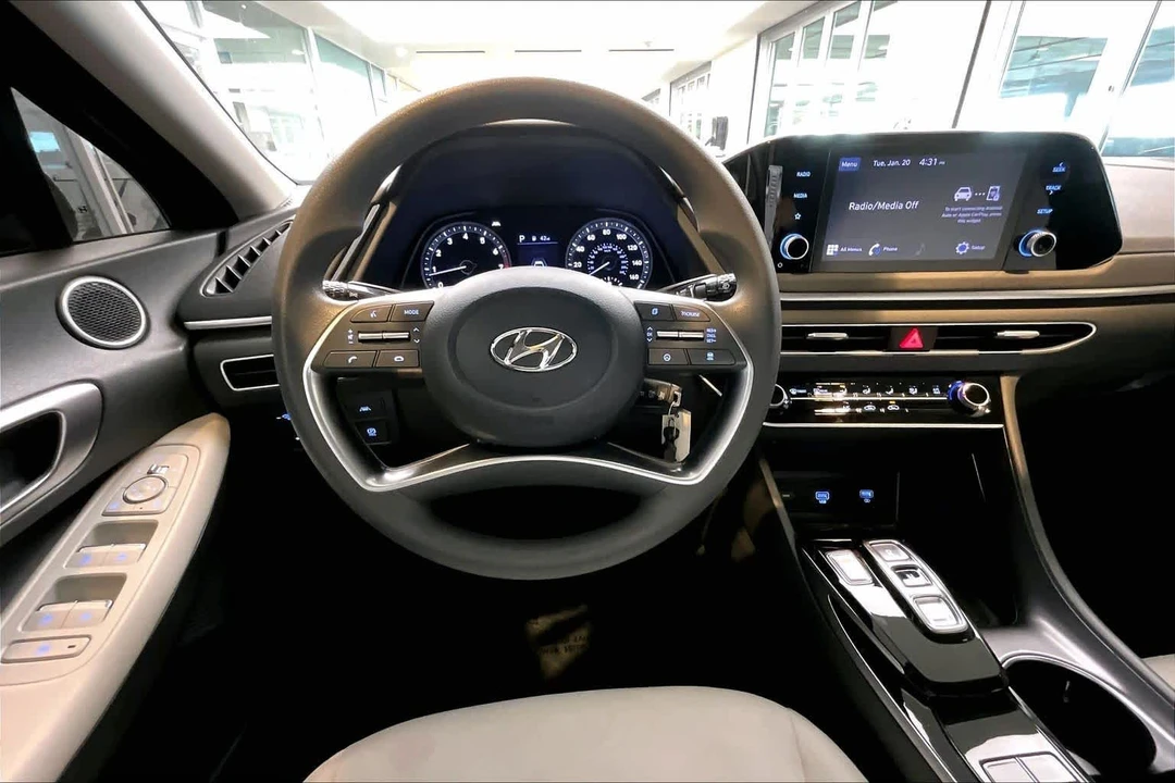 2023 Hyundai Sonata - Image 6 of 12