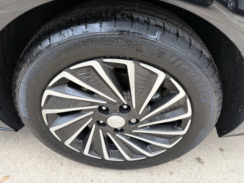 2023 Hyundai Sonata - Image 12 of 21