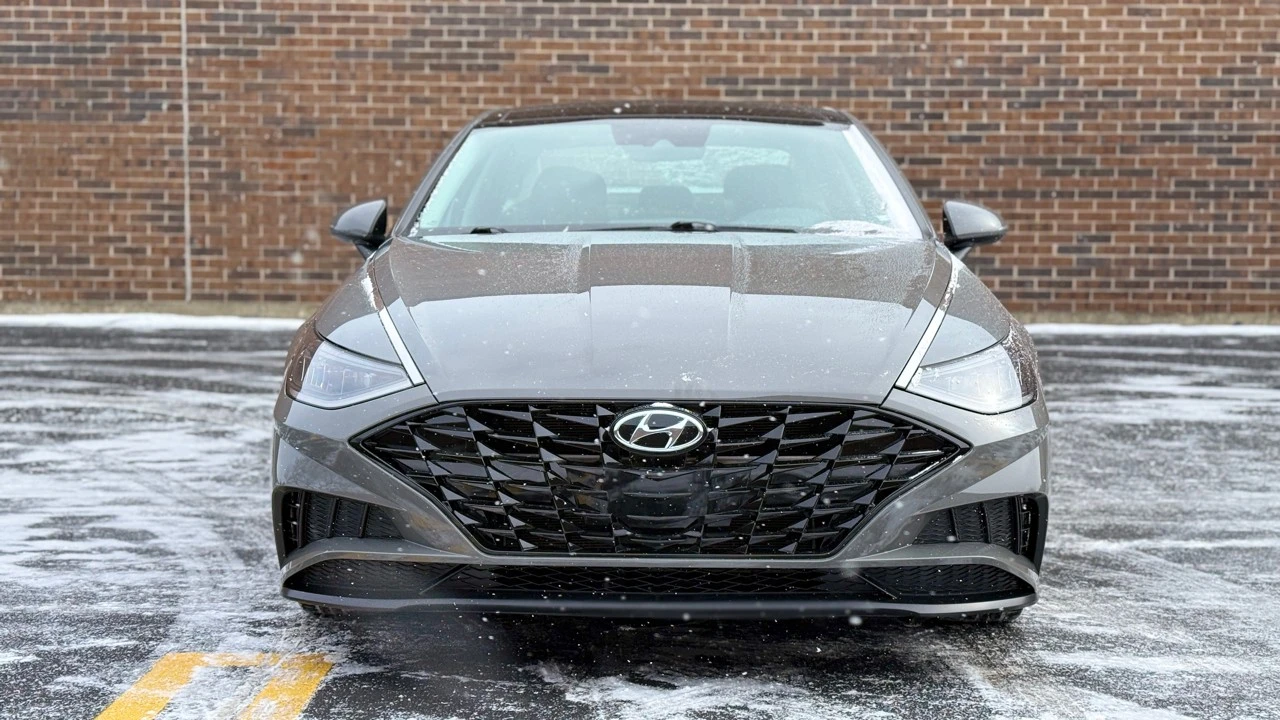 2023 Hyundai Sonata - Image 2 of 21